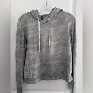 Vuori Jogger and Pullover jacket set